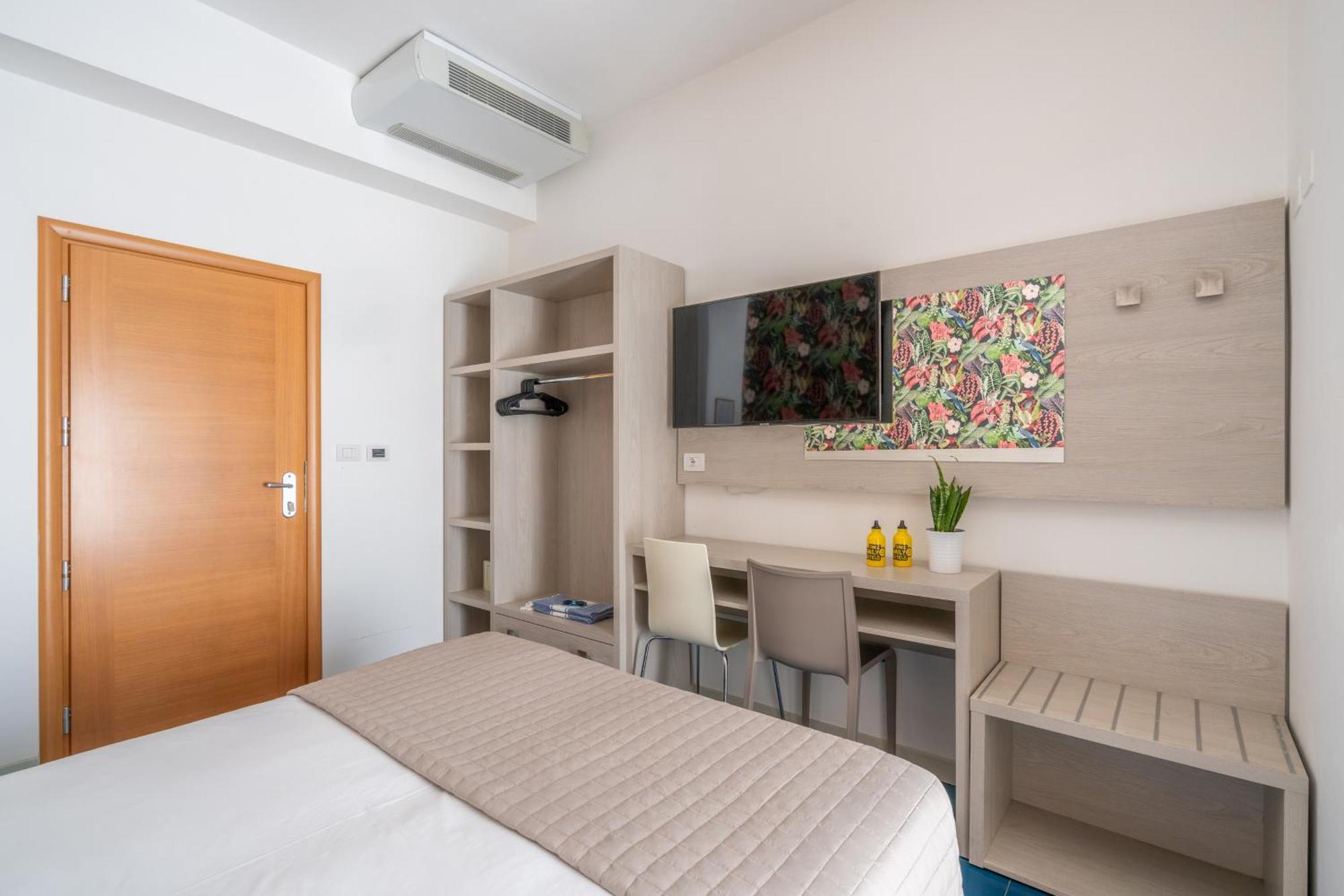 Lotus Hotel All Inclusive & Spiaggia ริมินี ภายนอก รูปภาพ