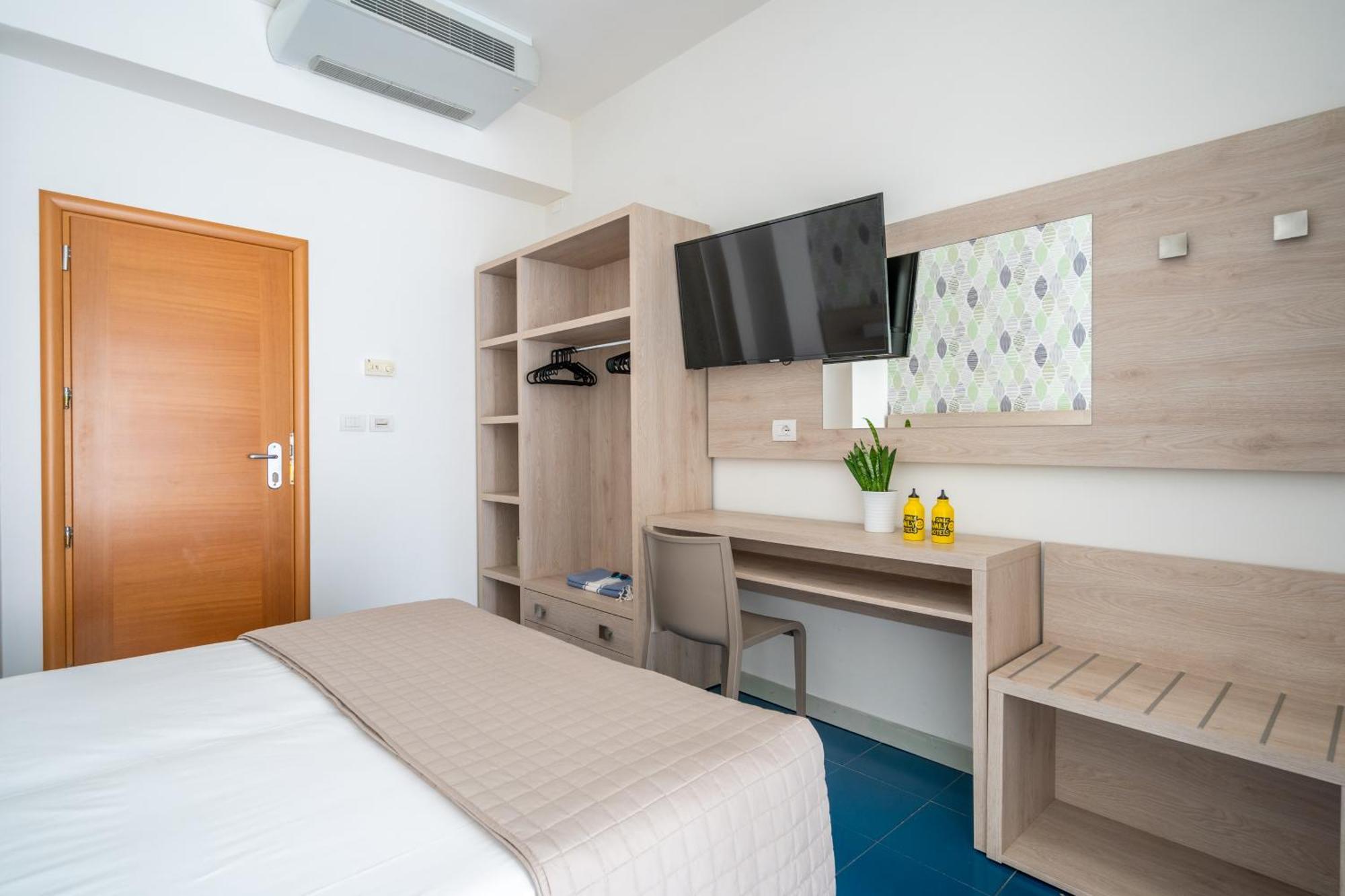 Lotus Hotel All Inclusive & Spiaggia ริมินี ภายนอก รูปภาพ