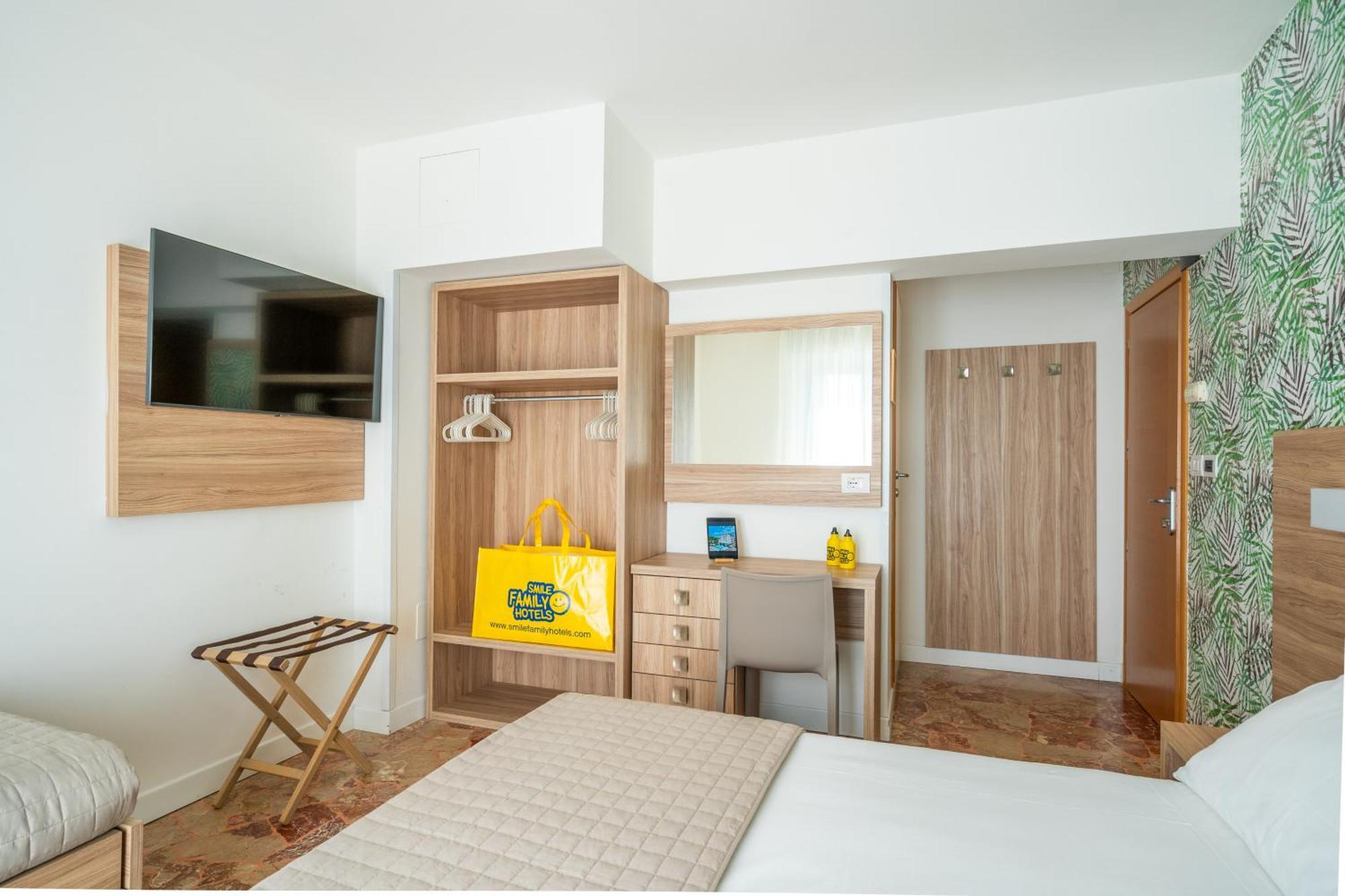 Lotus Hotel All Inclusive & Spiaggia ริมินี ภายนอก รูปภาพ