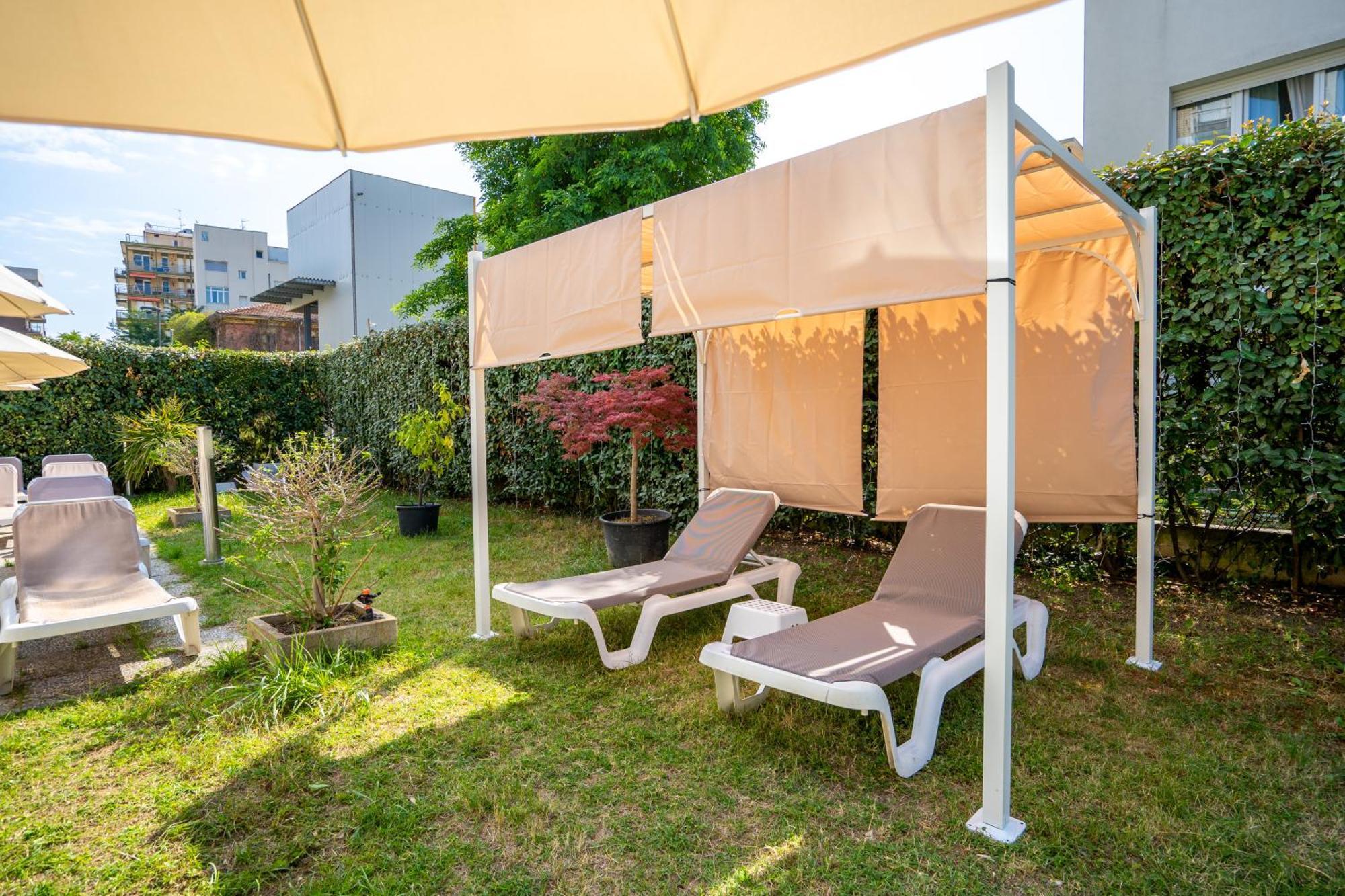 Lotus Hotel All Inclusive & Spiaggia ริมินี ภายนอก รูปภาพ