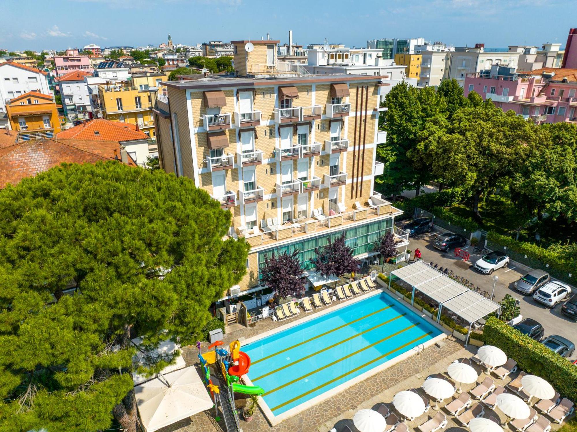 Lotus Hotel All Inclusive & Spiaggia ริมินี ภายนอก รูปภาพ