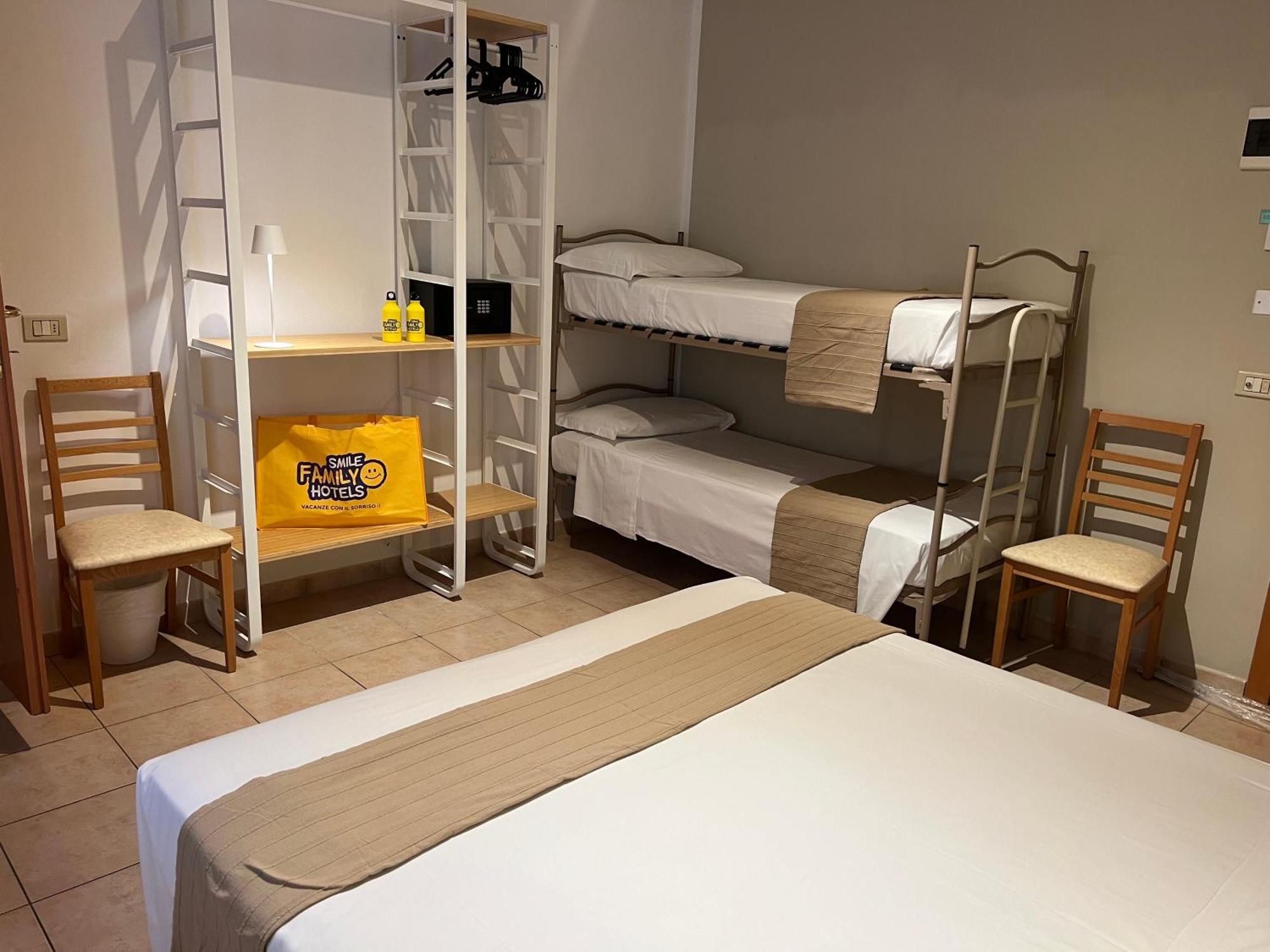 Lotus Hotel All Inclusive & Spiaggia ริมินี ภายนอก รูปภาพ