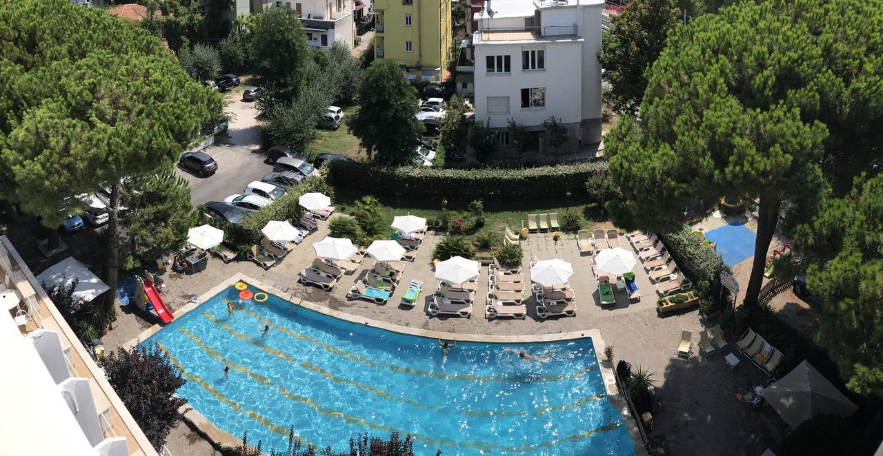 Lotus Hotel All Inclusive & Spiaggia ริมินี ภายนอก รูปภาพ