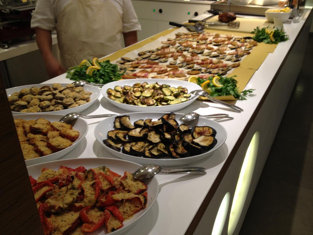 Lotus Hotel All Inclusive & Spiaggia ริมินี ภายนอก รูปภาพ