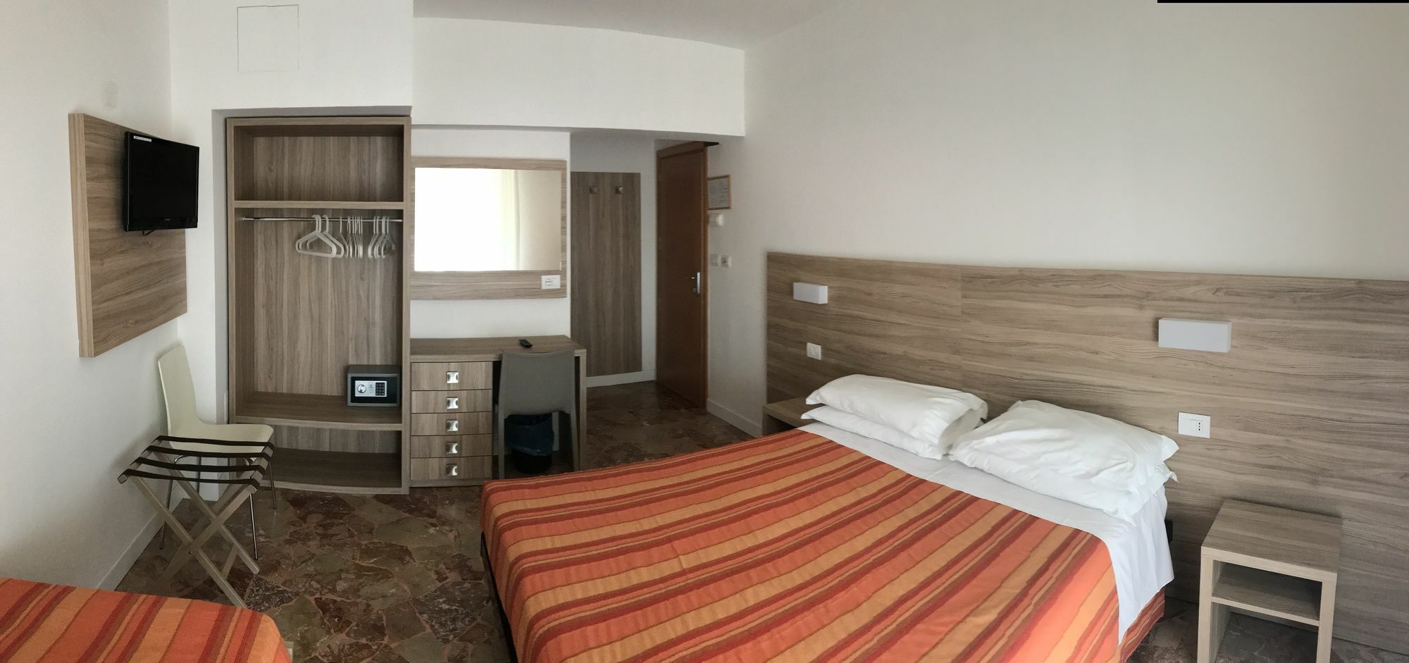Lotus Hotel All Inclusive & Spiaggia ริมินี ภายนอก รูปภาพ